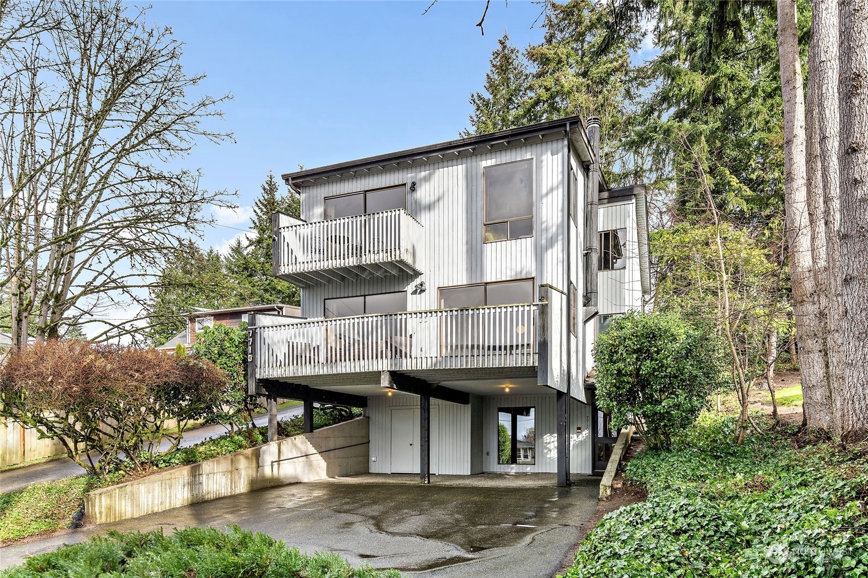 Property Photo: 7710 115th Place NE WA 98033