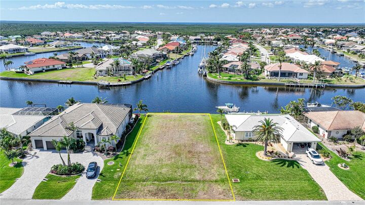 Property Photo: 692 Monaco Drive FL 33950