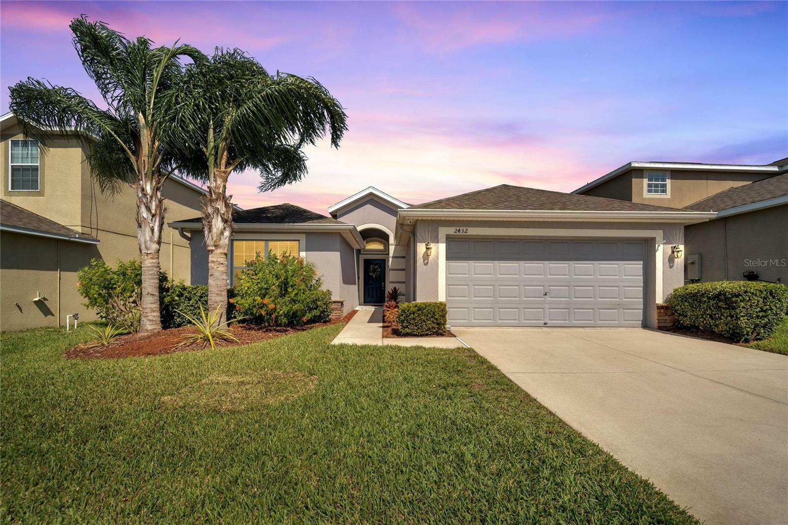 Property Photo: 2432 Dovesong Trace Drive FL 33570