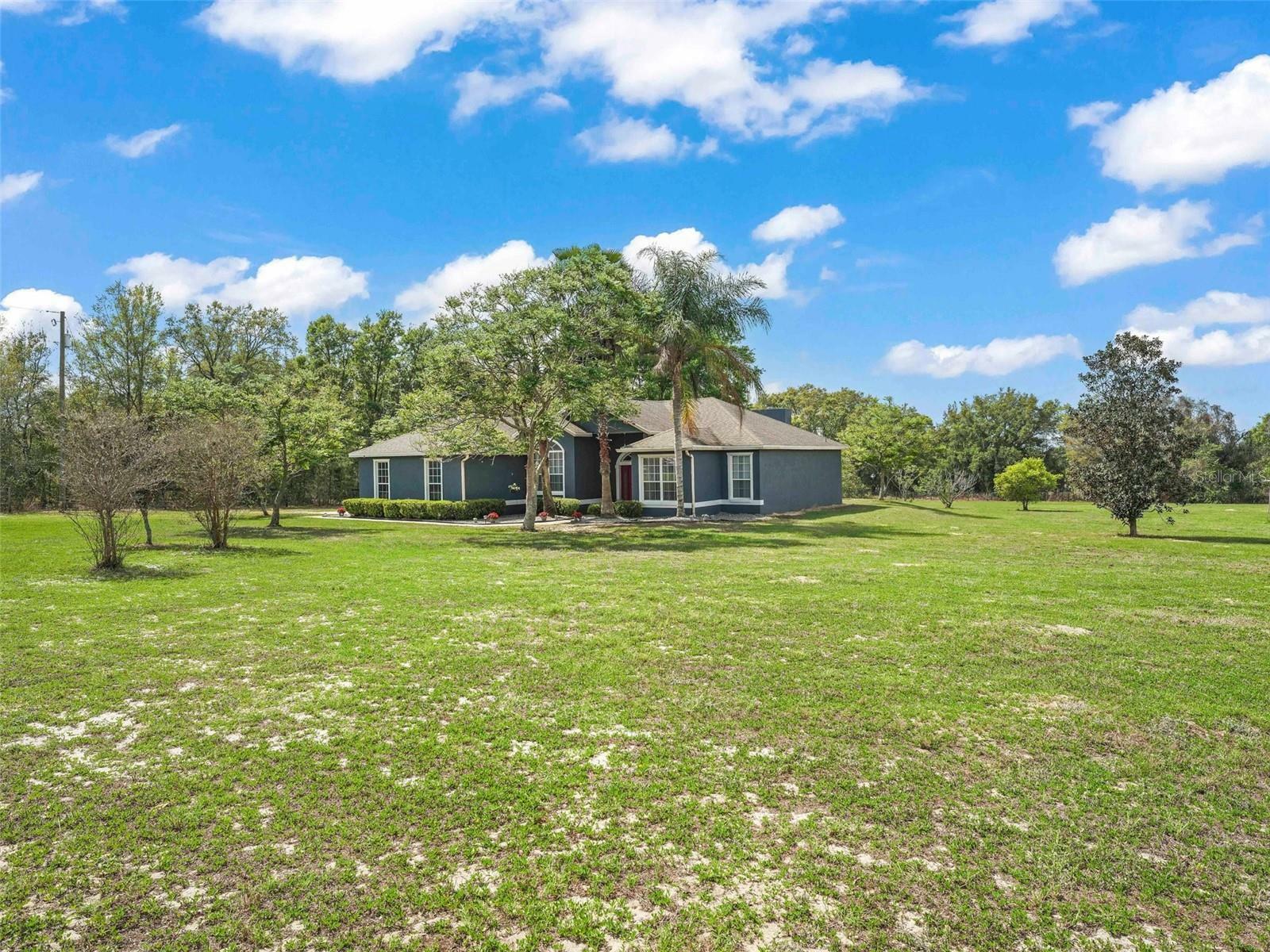 Property Photo:  12598 SE 170th Street  FL 32195 