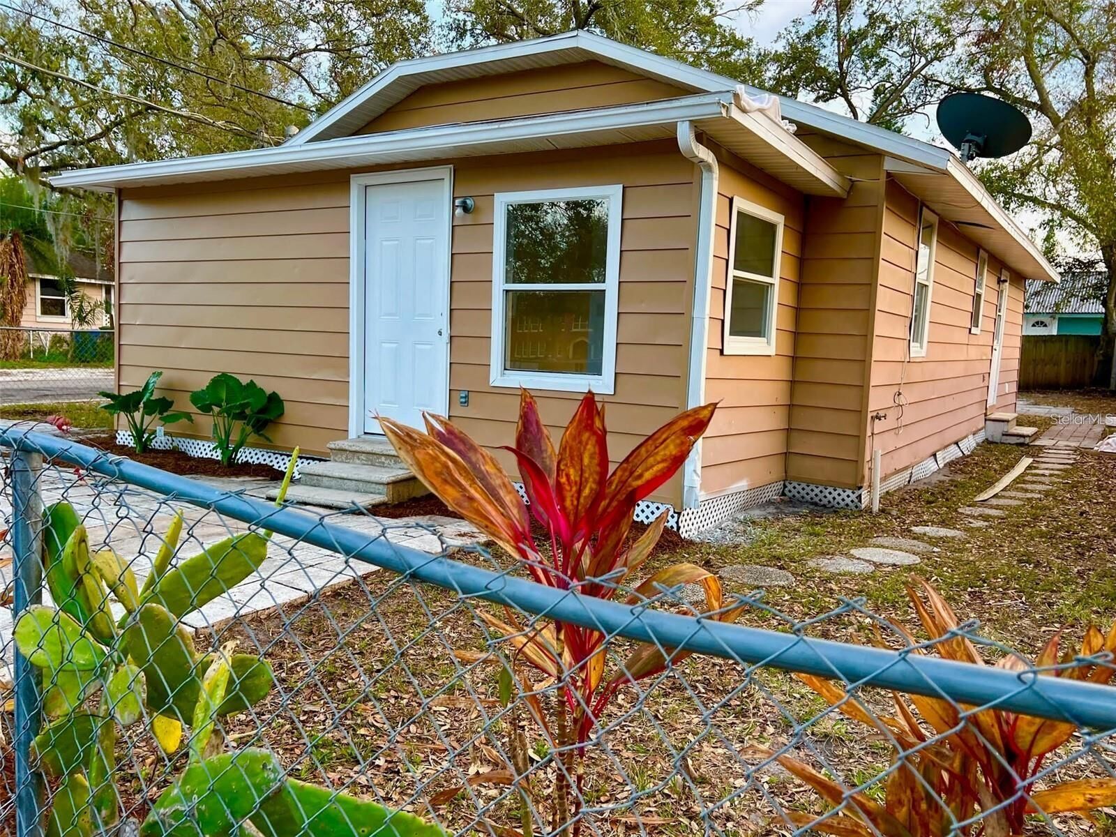 Property Photo:  1540 7th Avenue E  FL 34208 