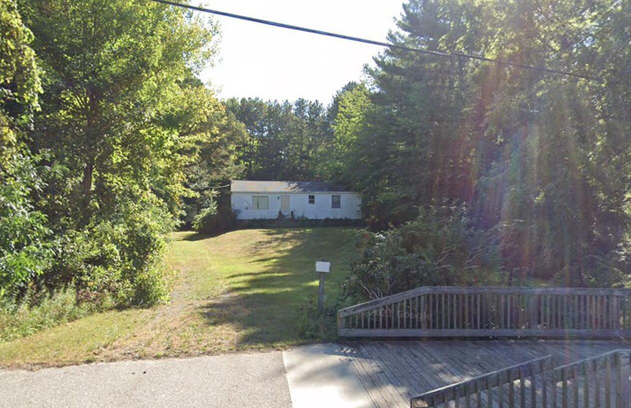 16636 148th Avenue  Spring Lake MI 49456 photo