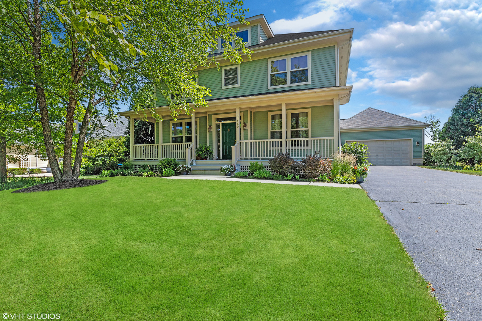 Property Photo: 1249 Hedgerow Drive IL 60030