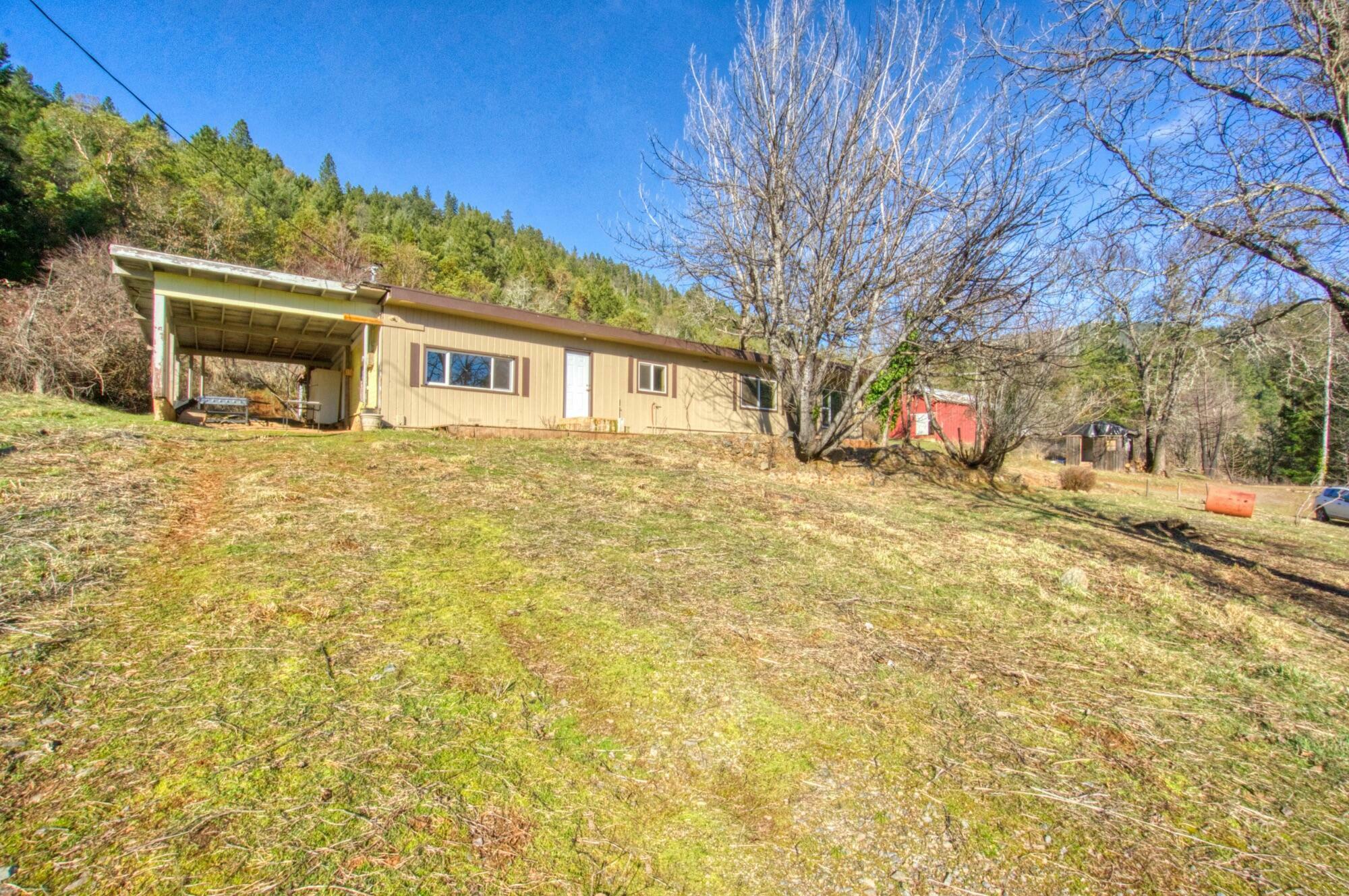 Property Photo:  960 King Mountain Trail  OR 97497 