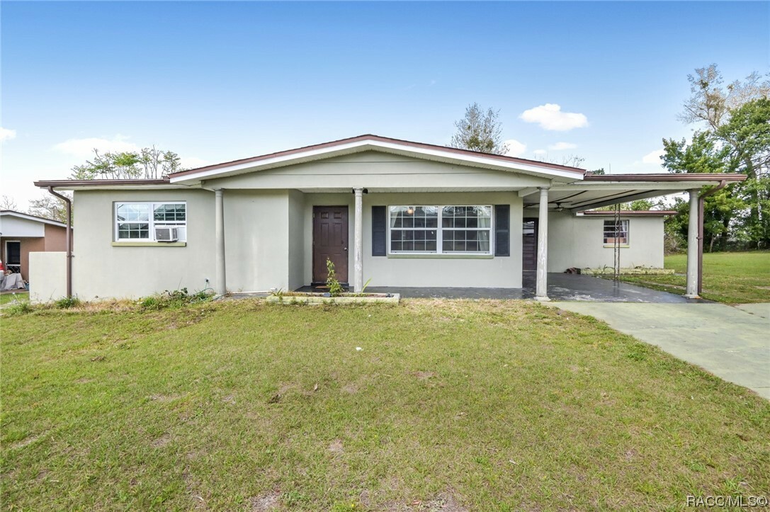 Property Photo:  44 S Fillmore Street  FL 34465 