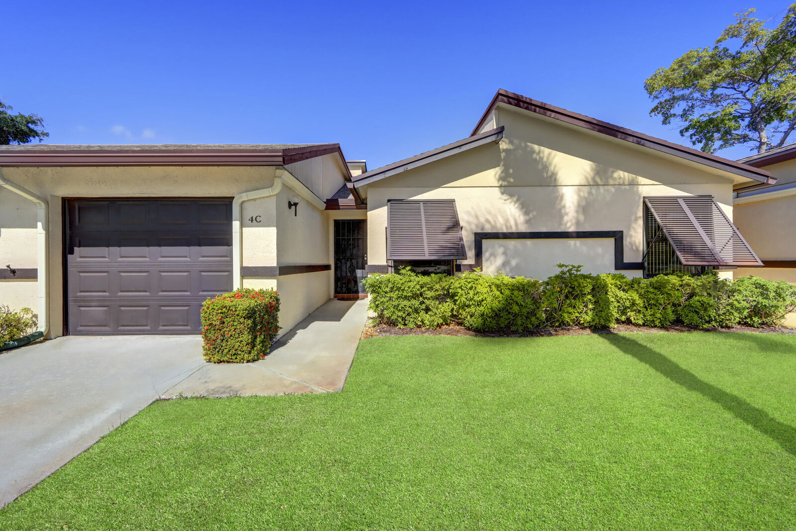 Property Photo:  4 Ridge Pointe Drive C  FL 33435 
