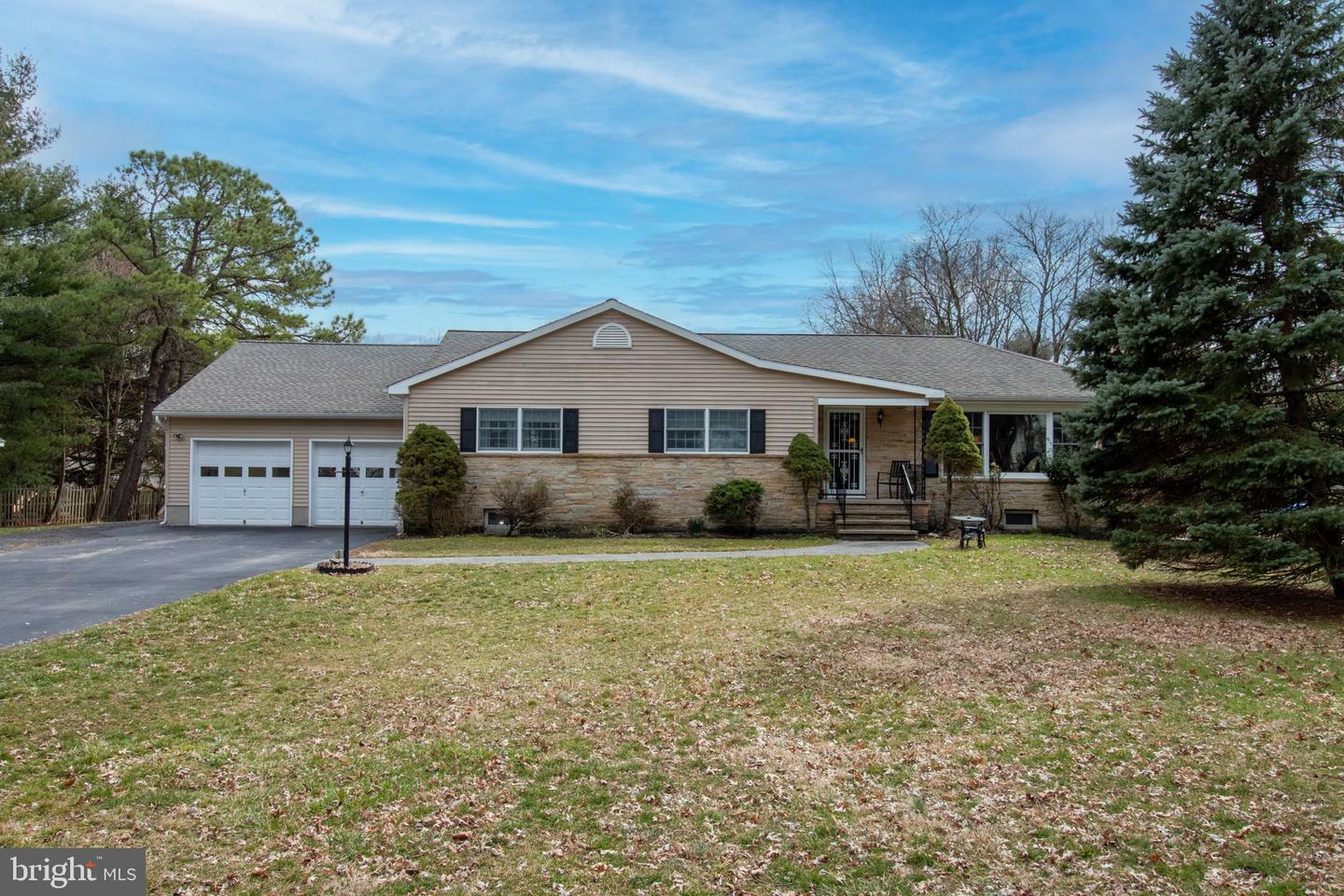 45 Hart Avenue  Hopewell NJ 08525 photo