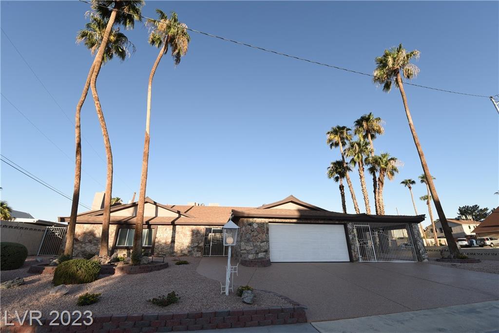 Property Photo:  1976 Papago Lane  NV 89169 