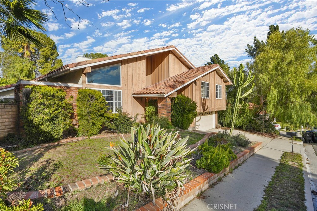 Property Photo:  19327 Singing Hills Drive  CA 91326 