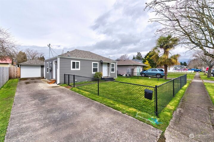 Property Photo:  3052 Florida Street  WA 98632 