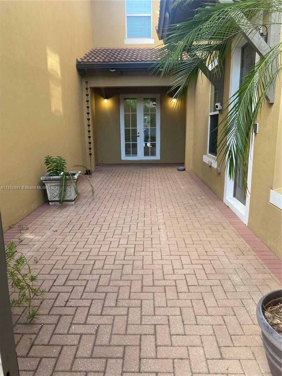 Property Photo:  14713 SW 13th St 14713  FL 33027 