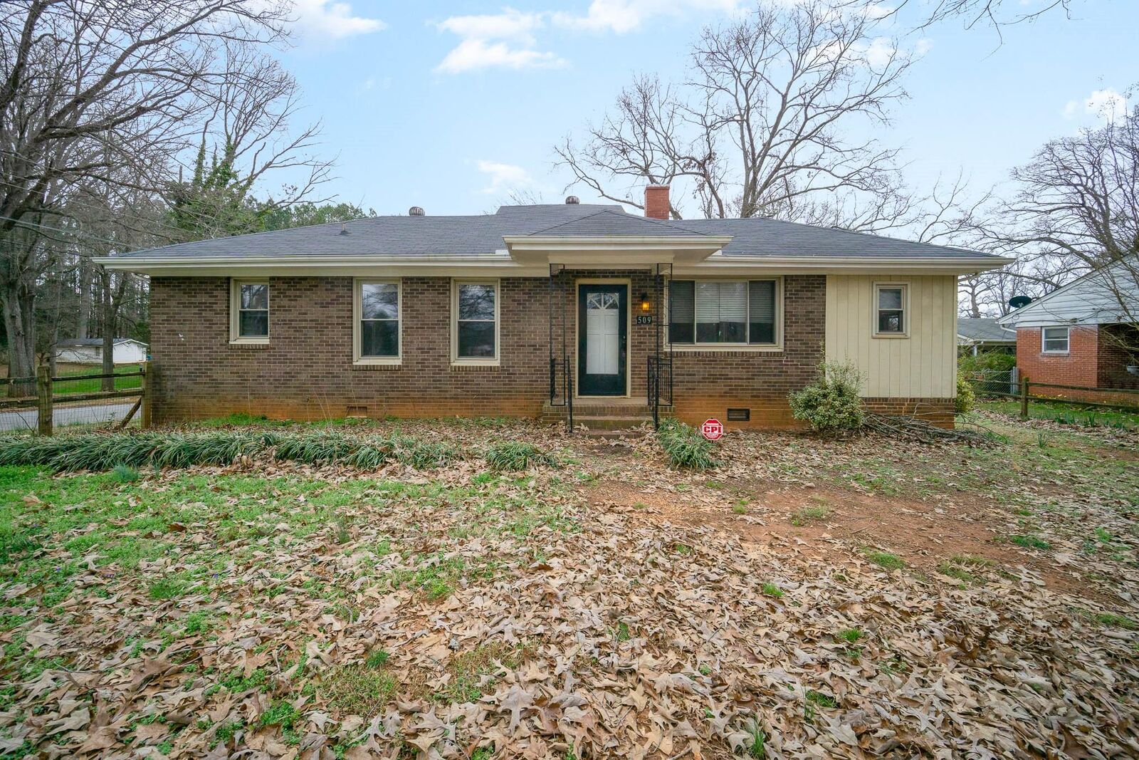 Property Photo: 509 Pinewood Avenue NC 28146