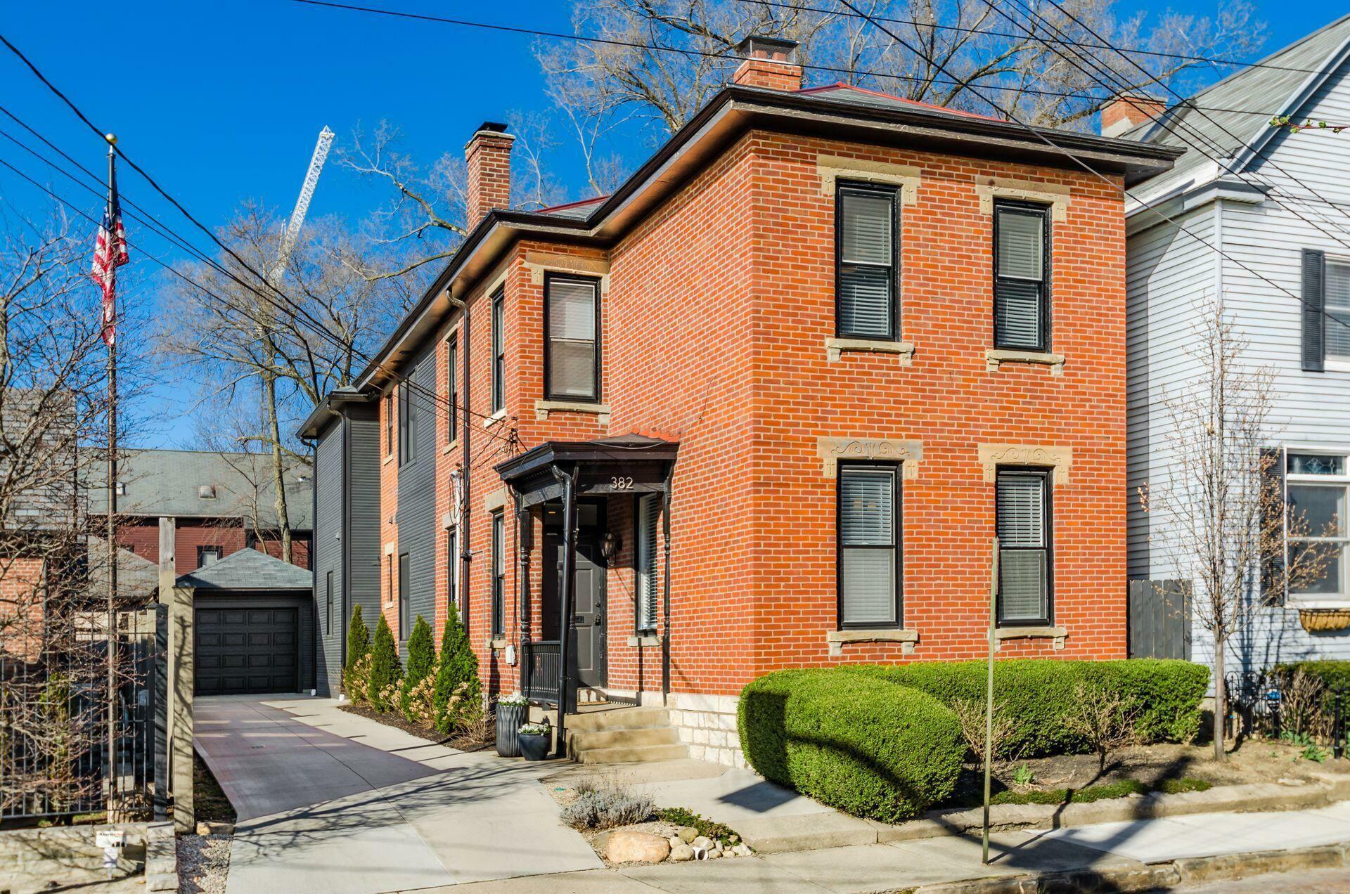 Property Photo: 382 E Beck Street OH 43206