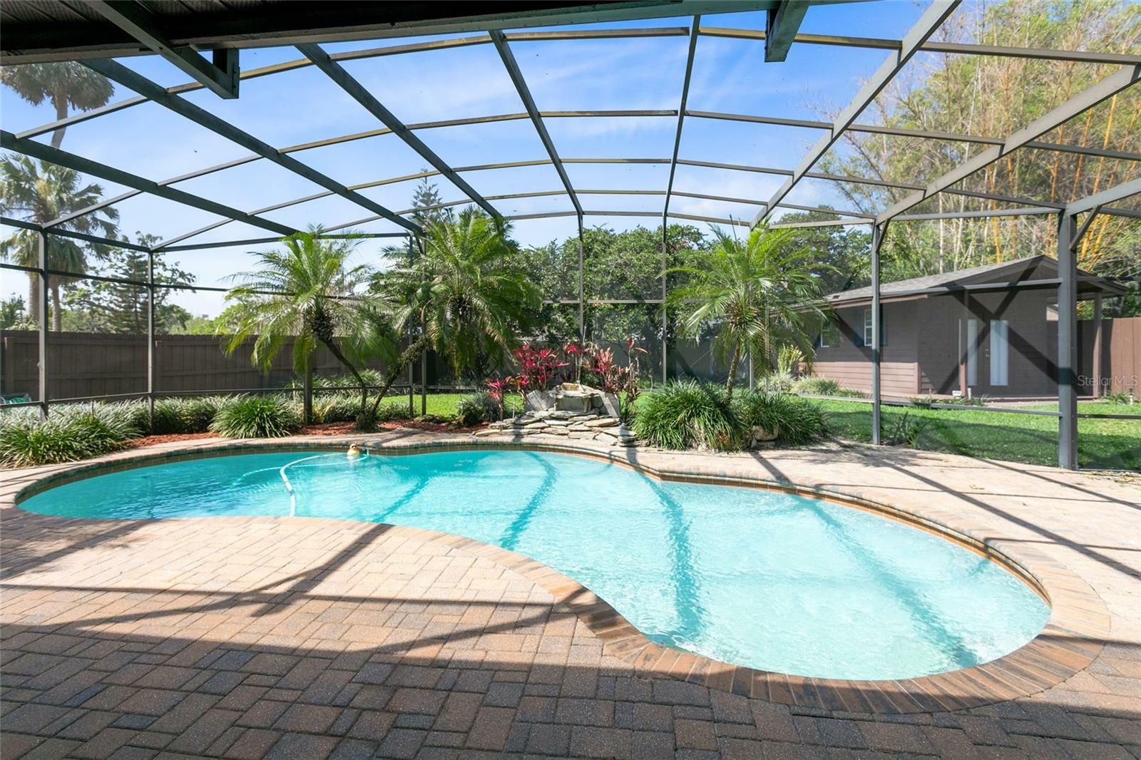 Property Photo:  552 Lake Avenue  FL 32701 