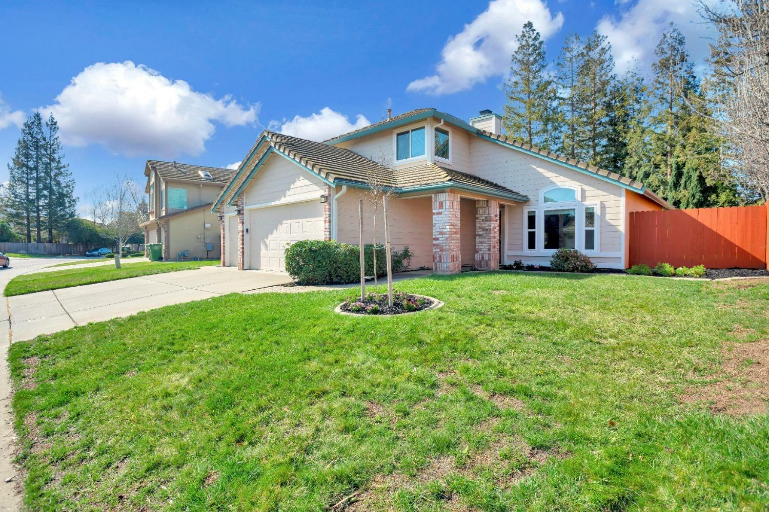 Property Photo:  9510 Royston Way  CA 95758 