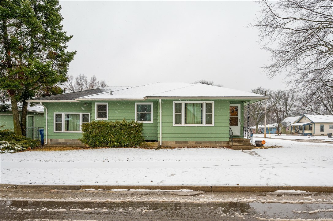 Property Photo:  4045 Bowdoin Street  IA 50313 