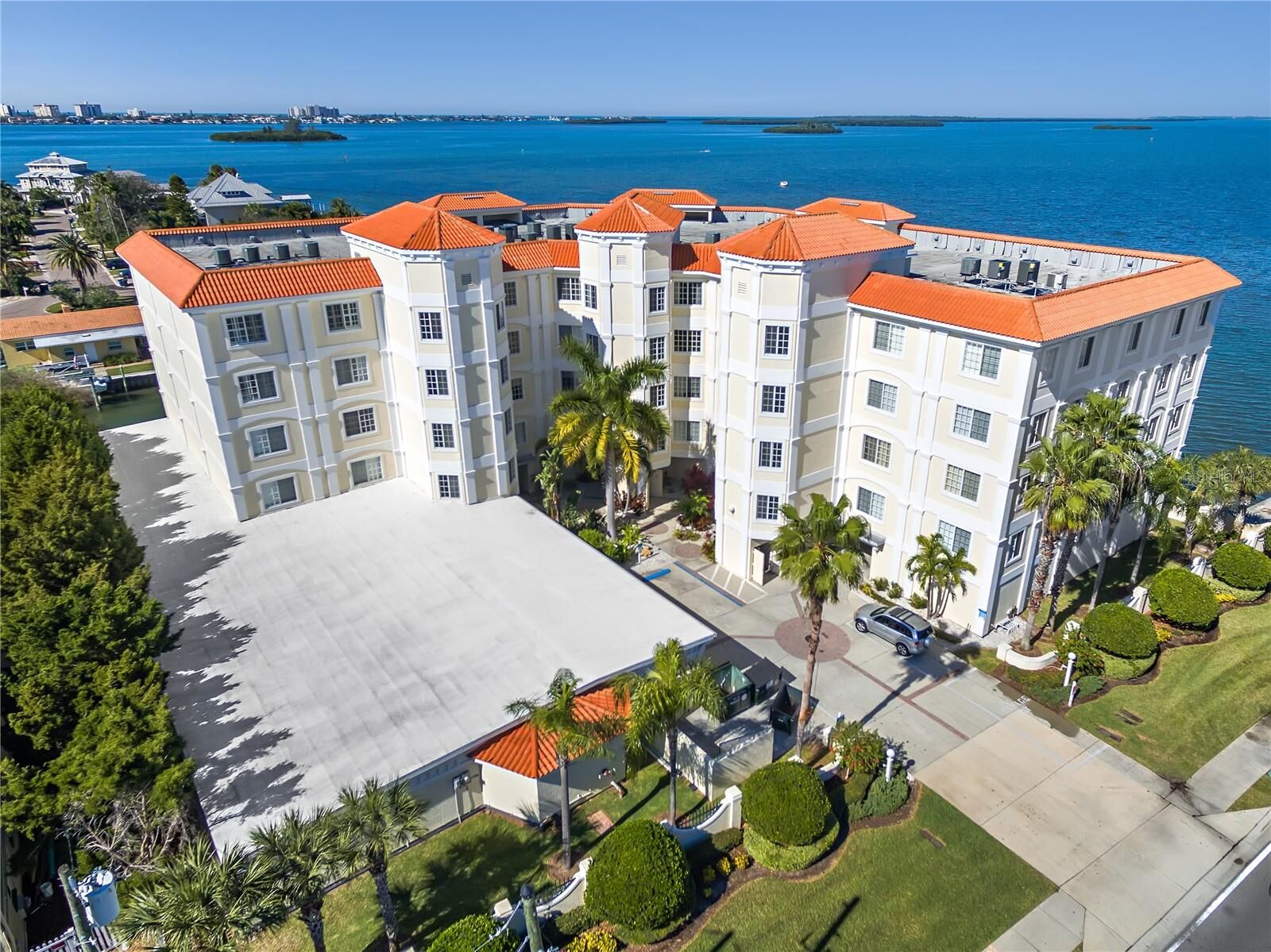 Property Photo:  1860 Fort Harrison Avenue N 204  FL 33755 