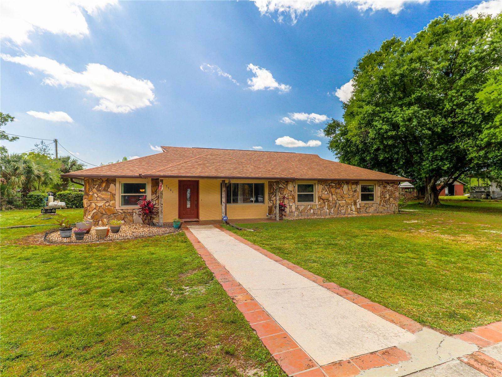 Property Photo:  7701 Four Pines Road  FL 33565 