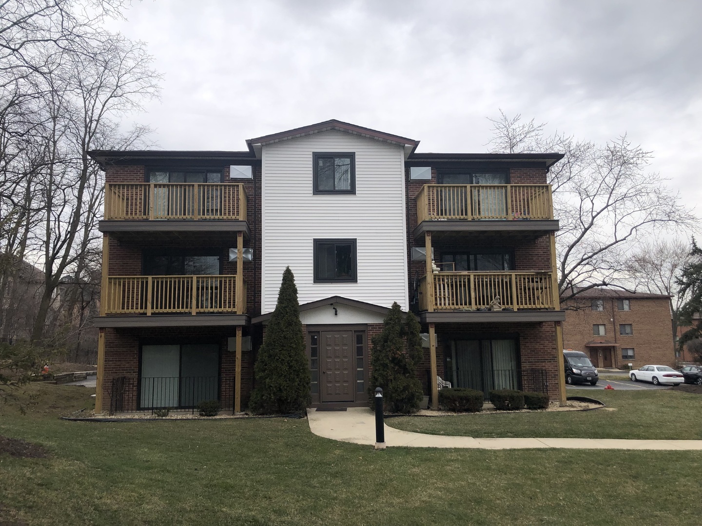 Property Photo: 620 W 65th Street 3 IL 60559