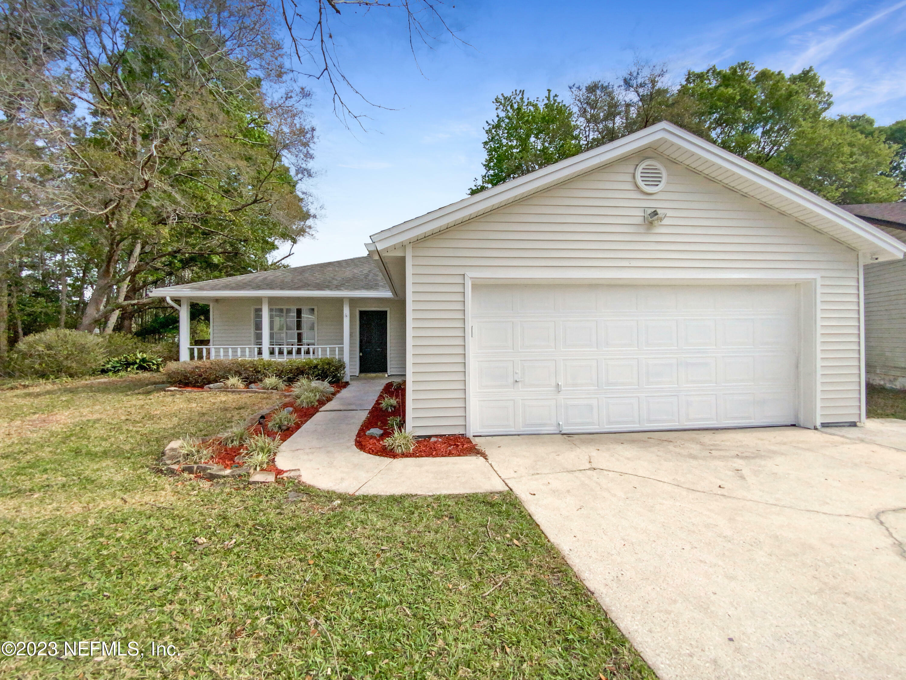 Property Photo:  8707 Huntington Woods Circle N  FL 32244 