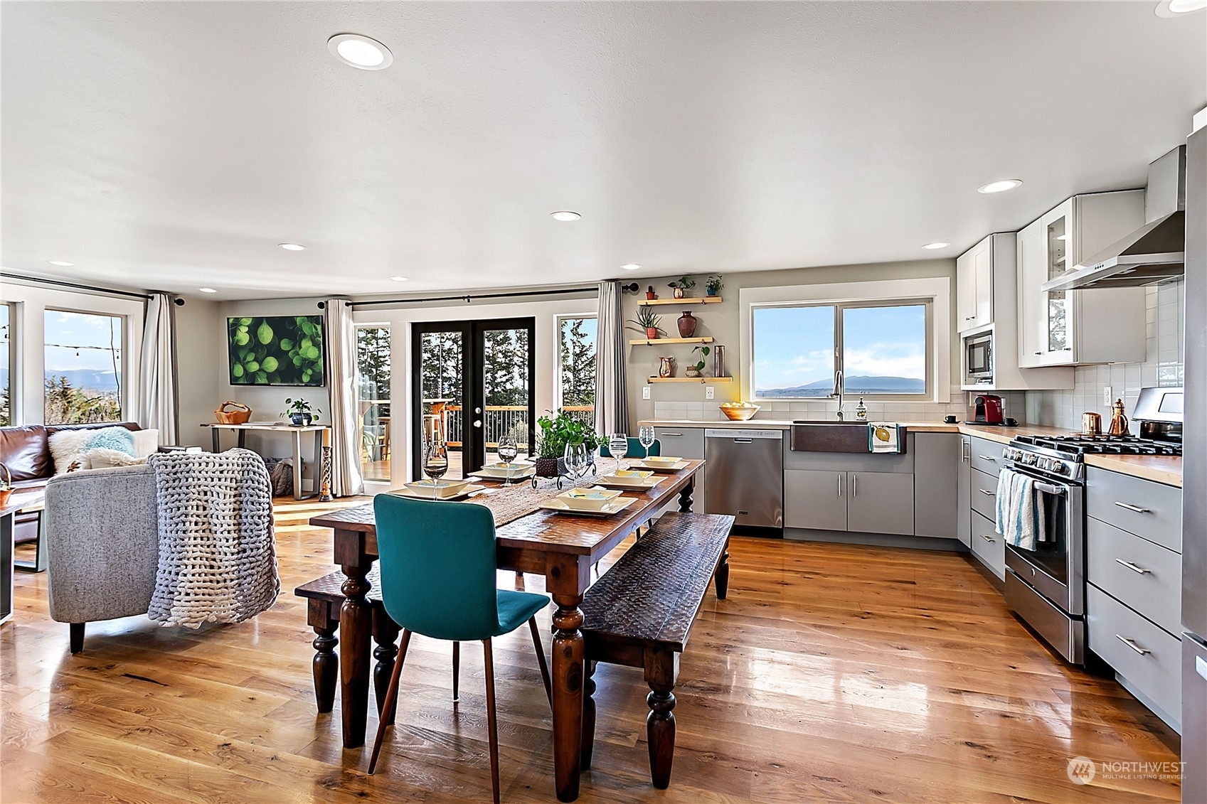 Property Photo: 2426 Crestline Street WA 98248