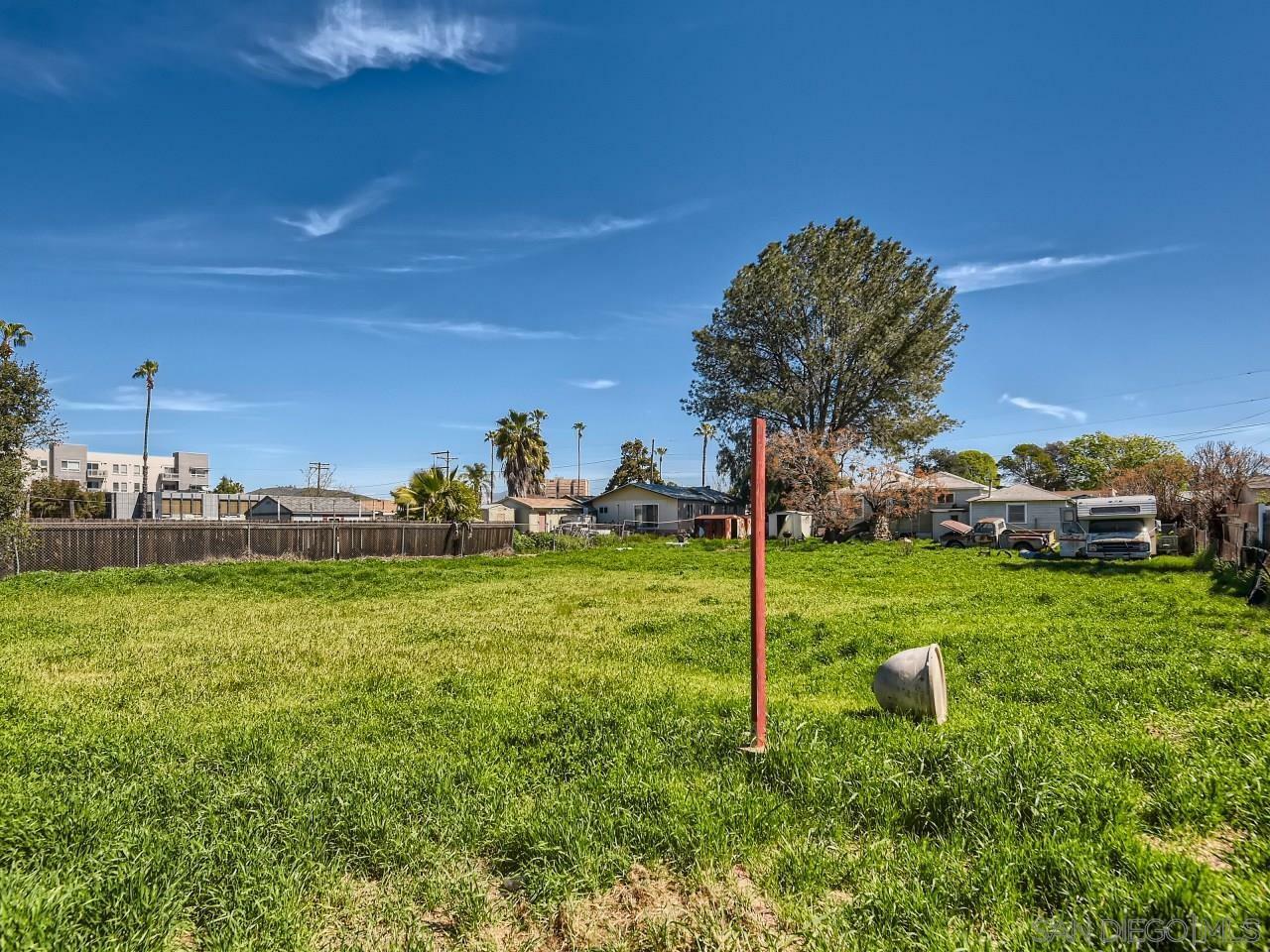 Property Photo:  338 S Sunshine Ave  CA 92020 