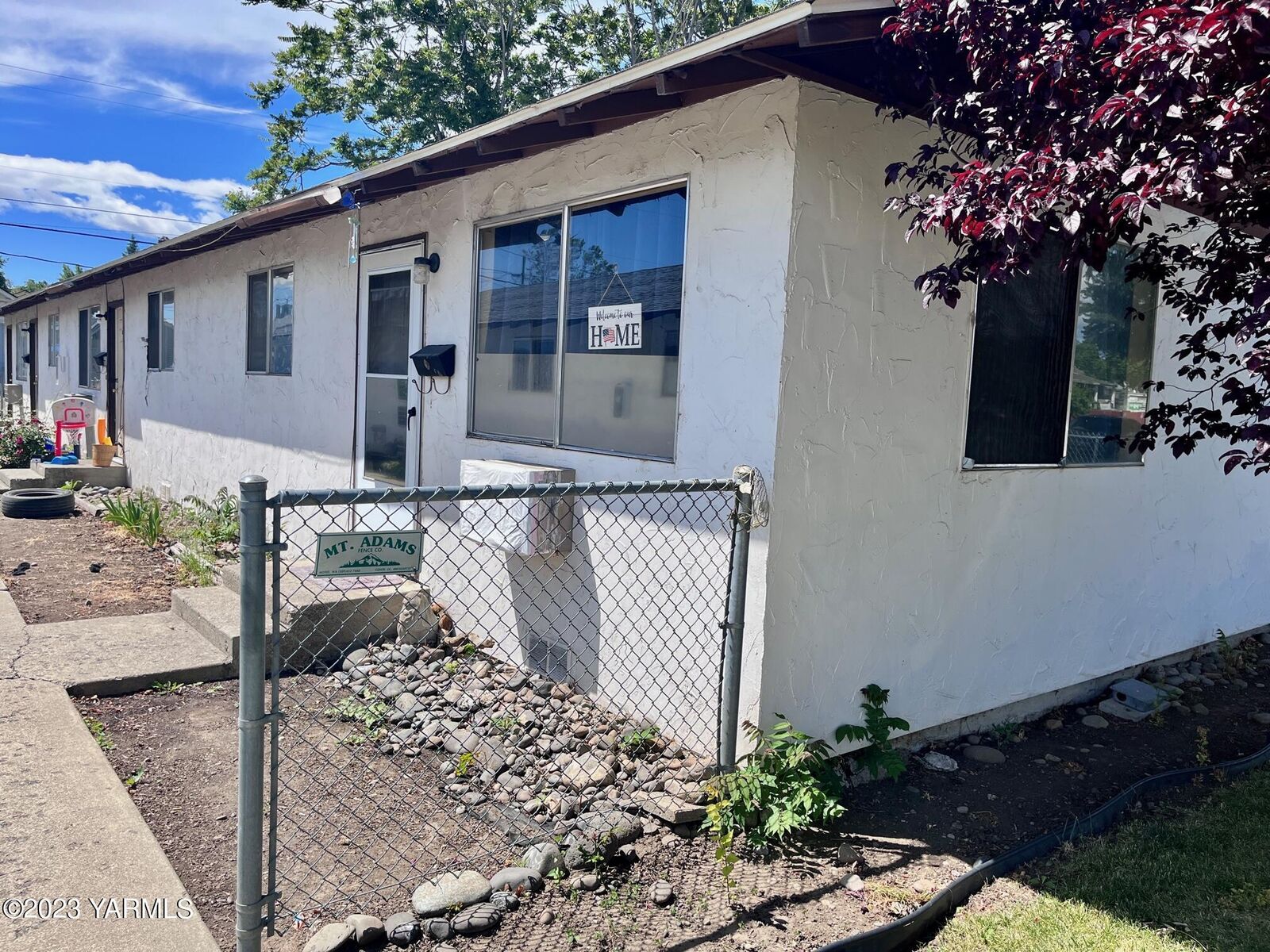 Property Photo:  1518-1520 W Roosevelt Ave  WA 98902 
