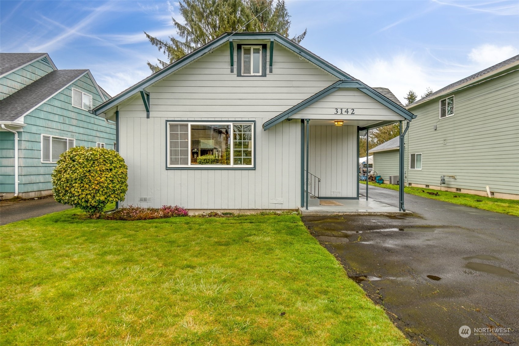 Property Photo:  3142 Oak Street  WA 98632 