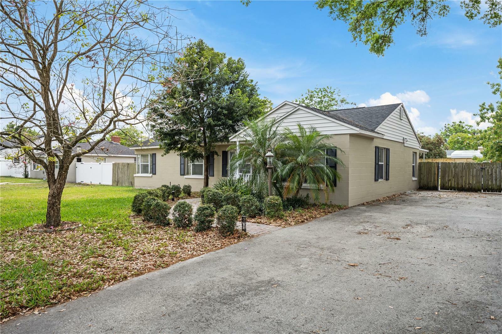 Property Photo: 2460 Salisbury Boulevard FL 32789