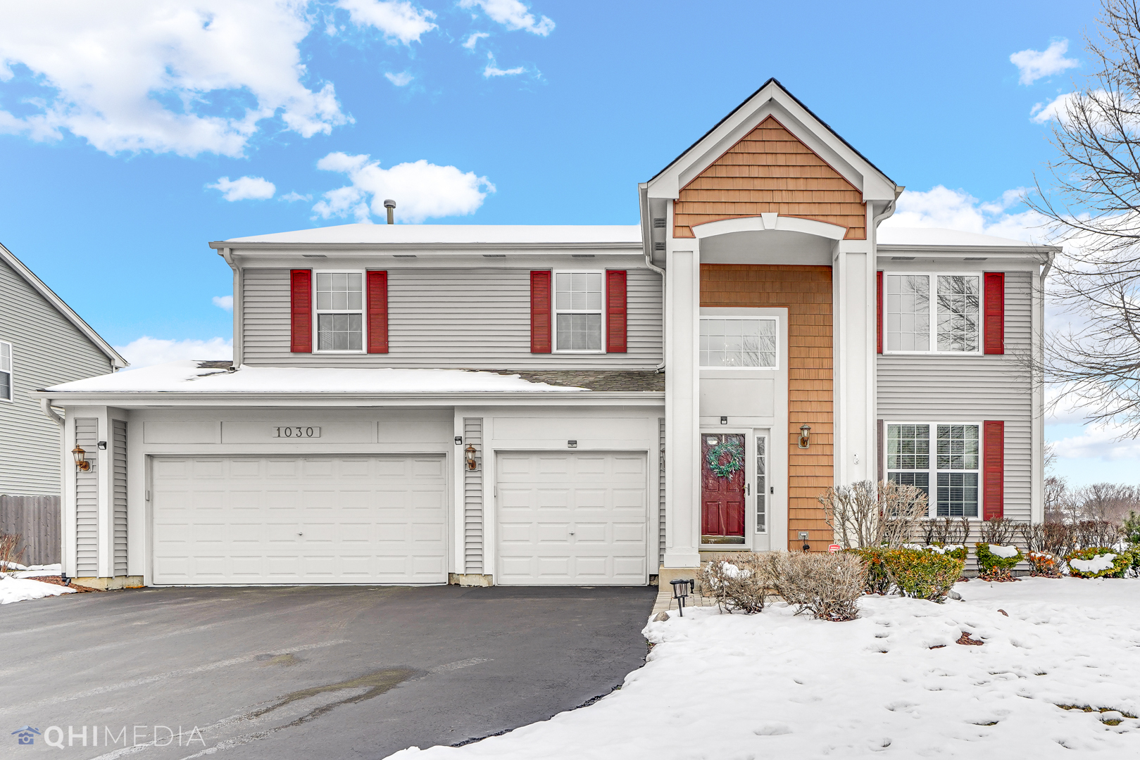 Property Photo: 1030 Barnhill Drive IL 60060