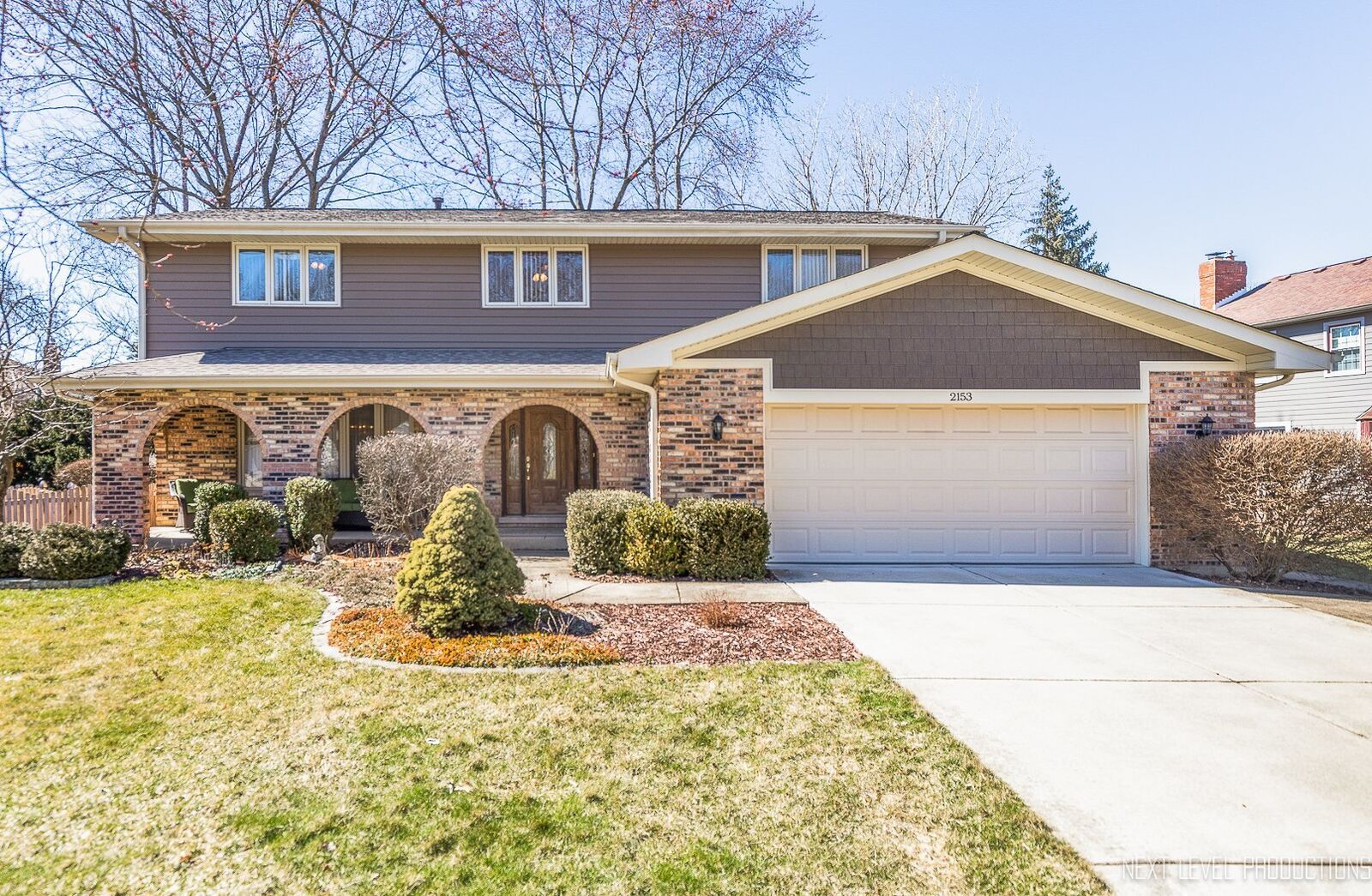 Property Photo: 2153 Cherrywood Circle IL 60565