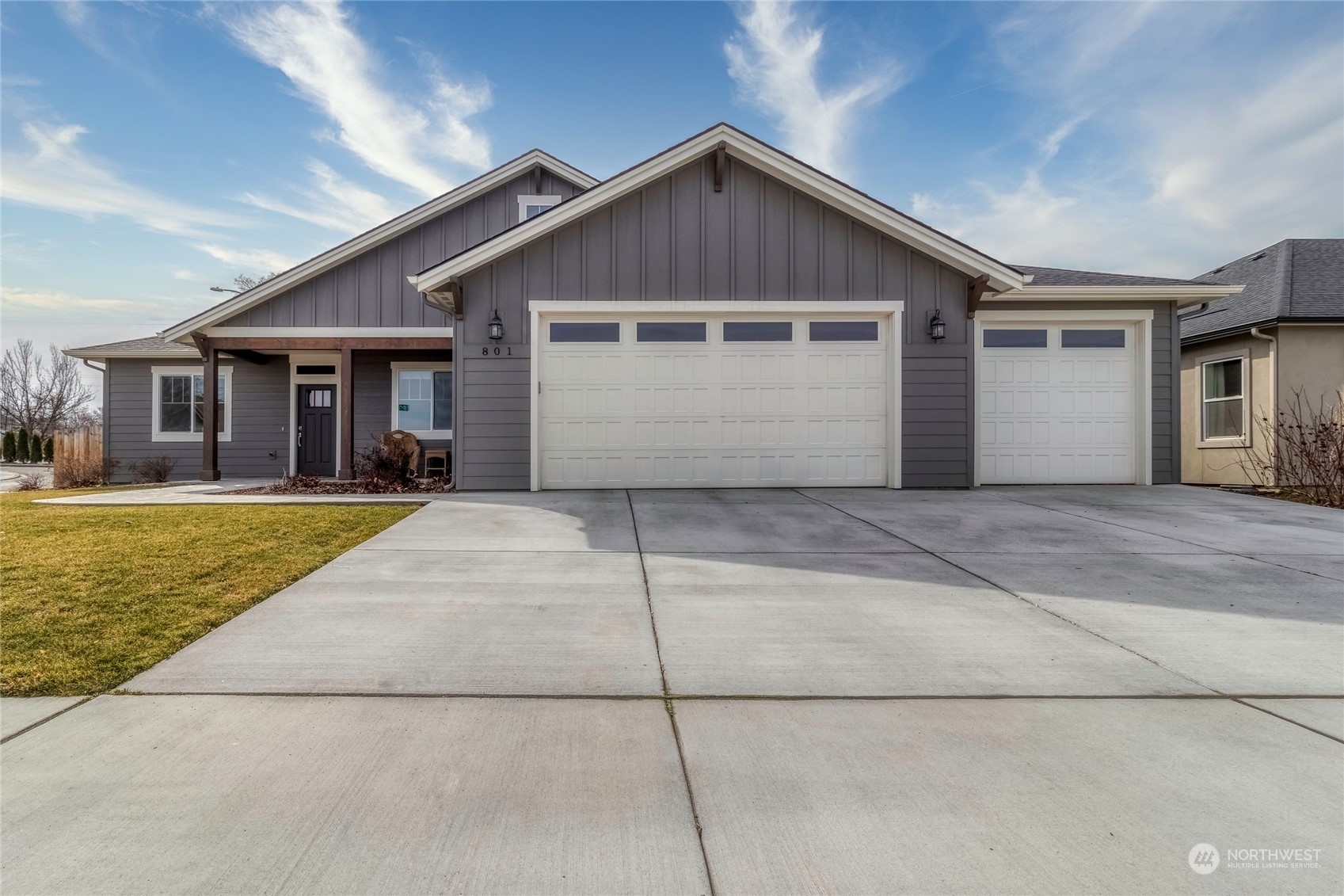 Property Photo:  801 Boulder Street  WA 99362 