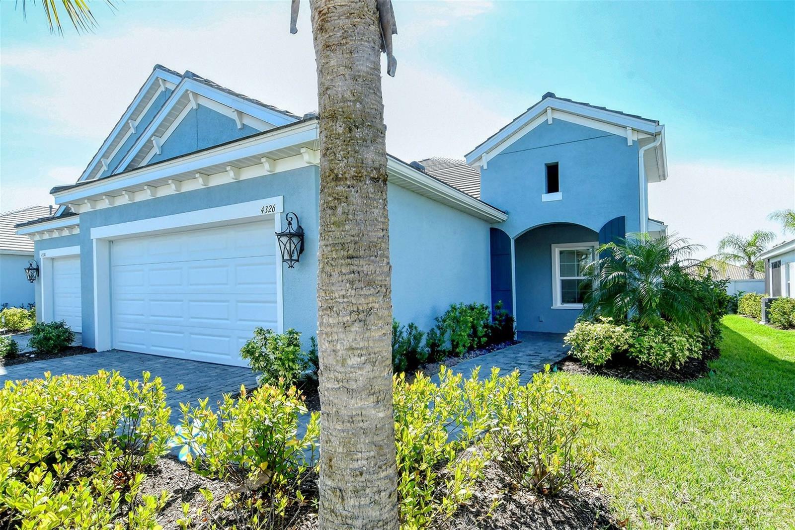 Property Photo:  4326 Tamarind Place  FL 34203 