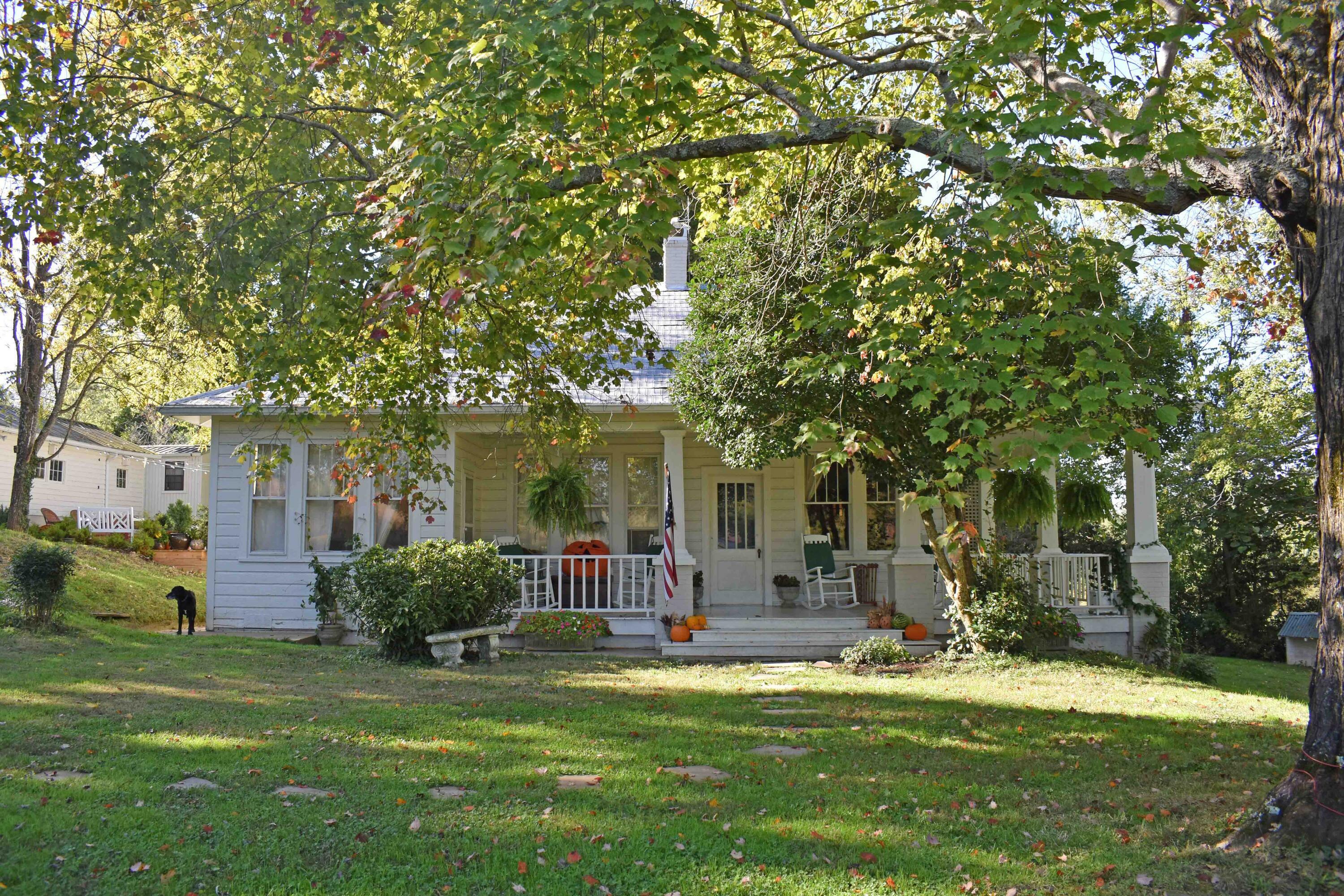 Property Photo:  1529 Old Kentucky W Road  TN 37743 