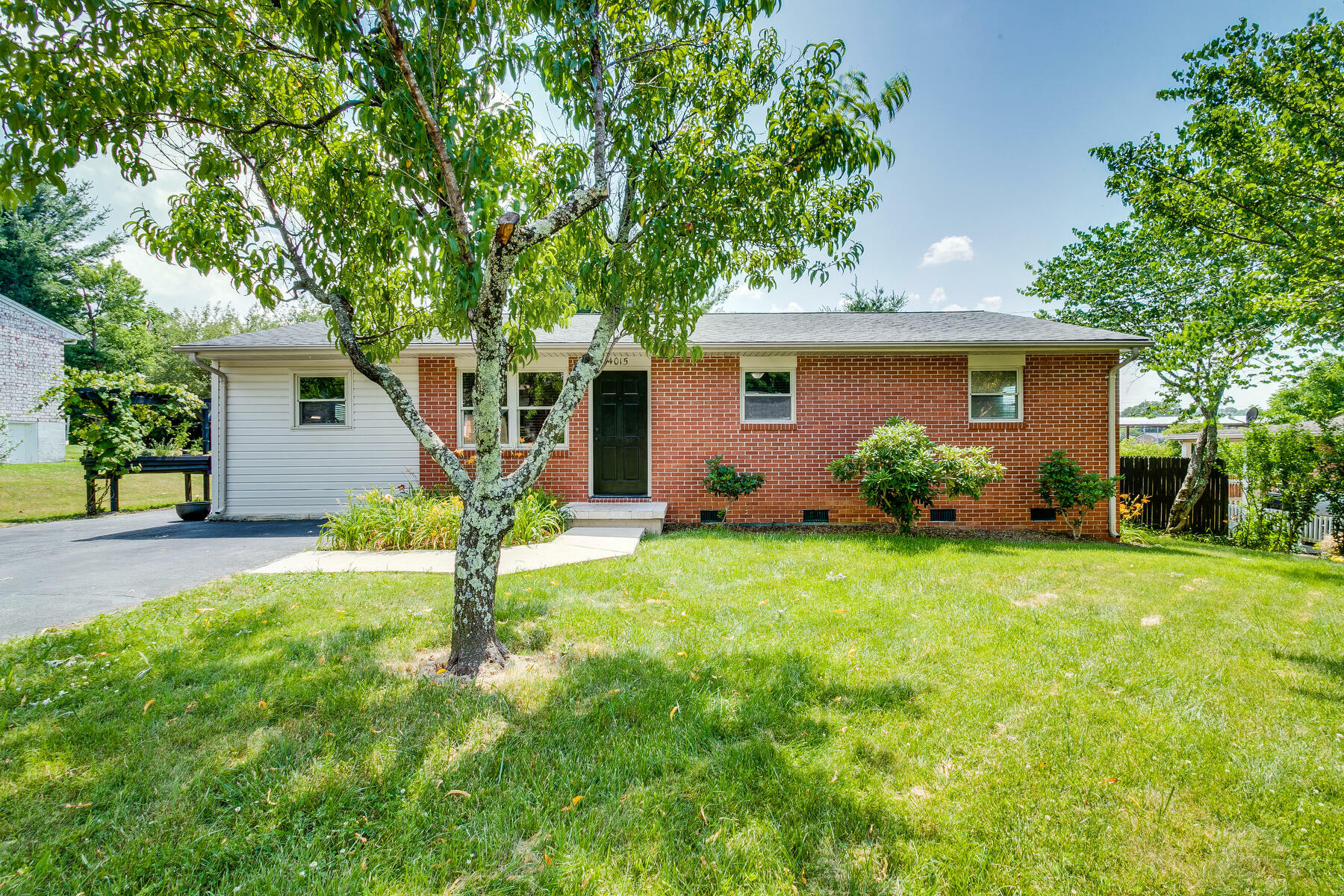 Property Photo:  4015 Sanford Drive  TN 37601 