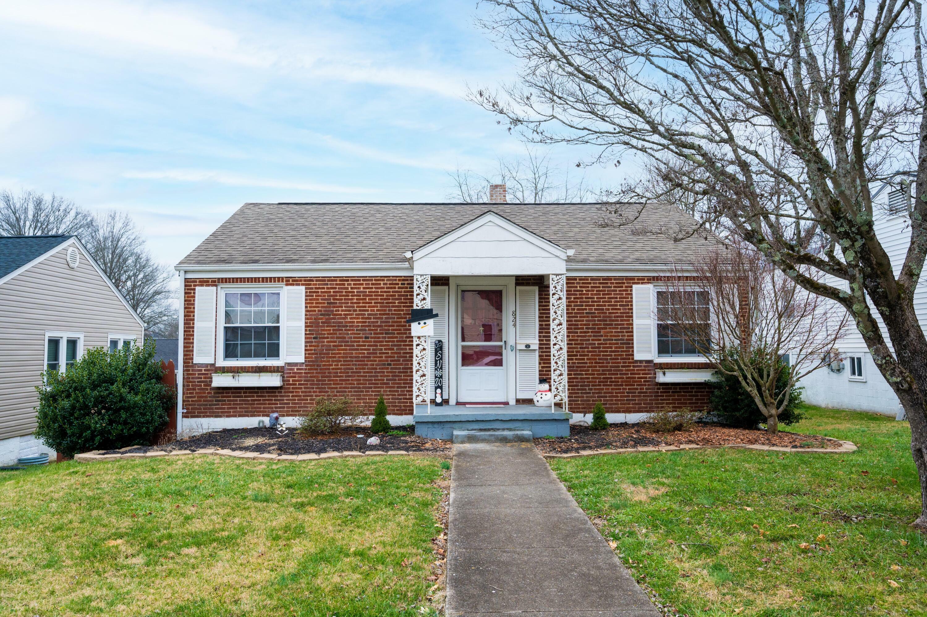 Property Photo:  824 Taylor Street  TN 37620 