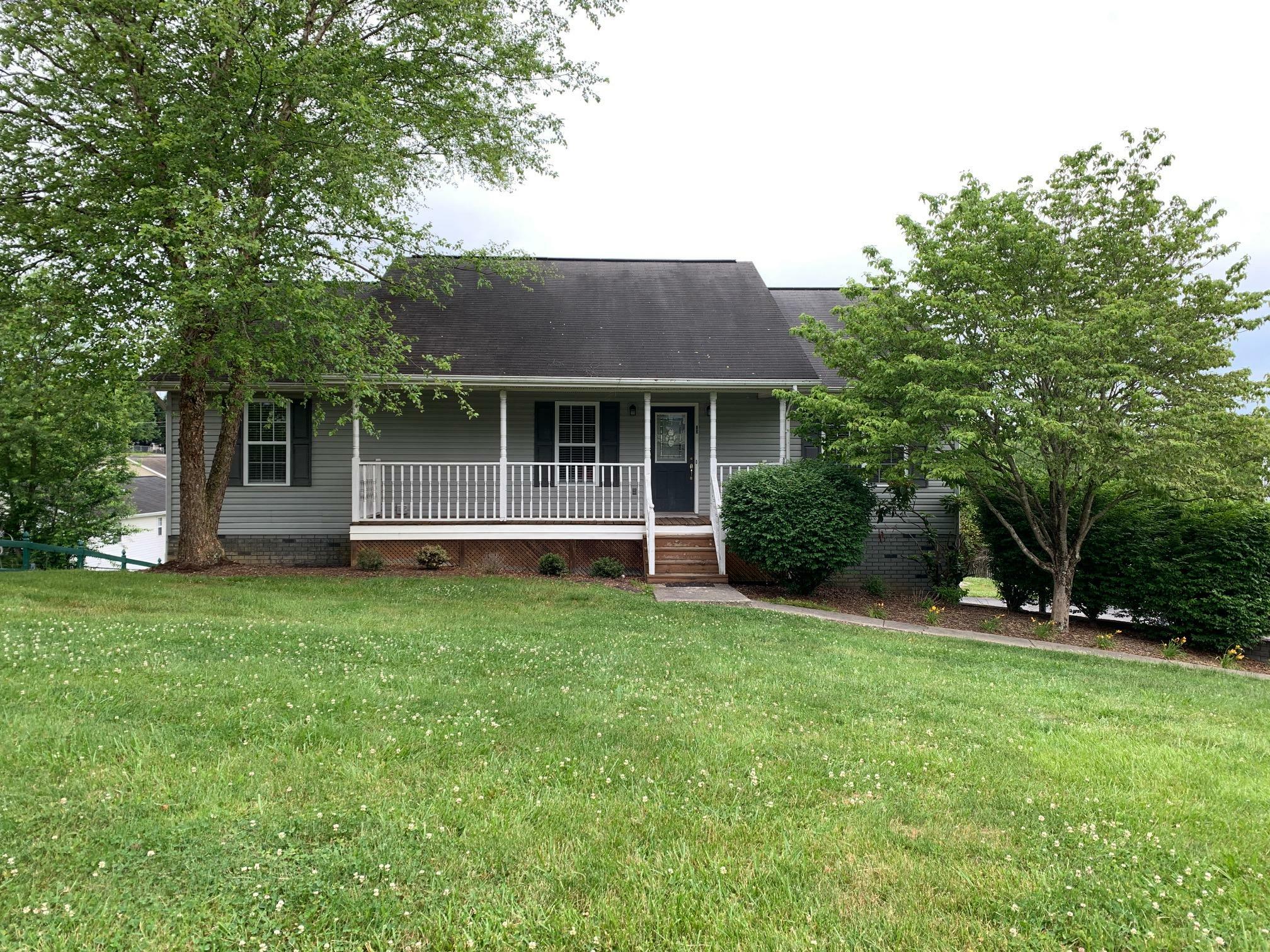 Property Photo:  207 Chimney Top Lane  TN 37659 