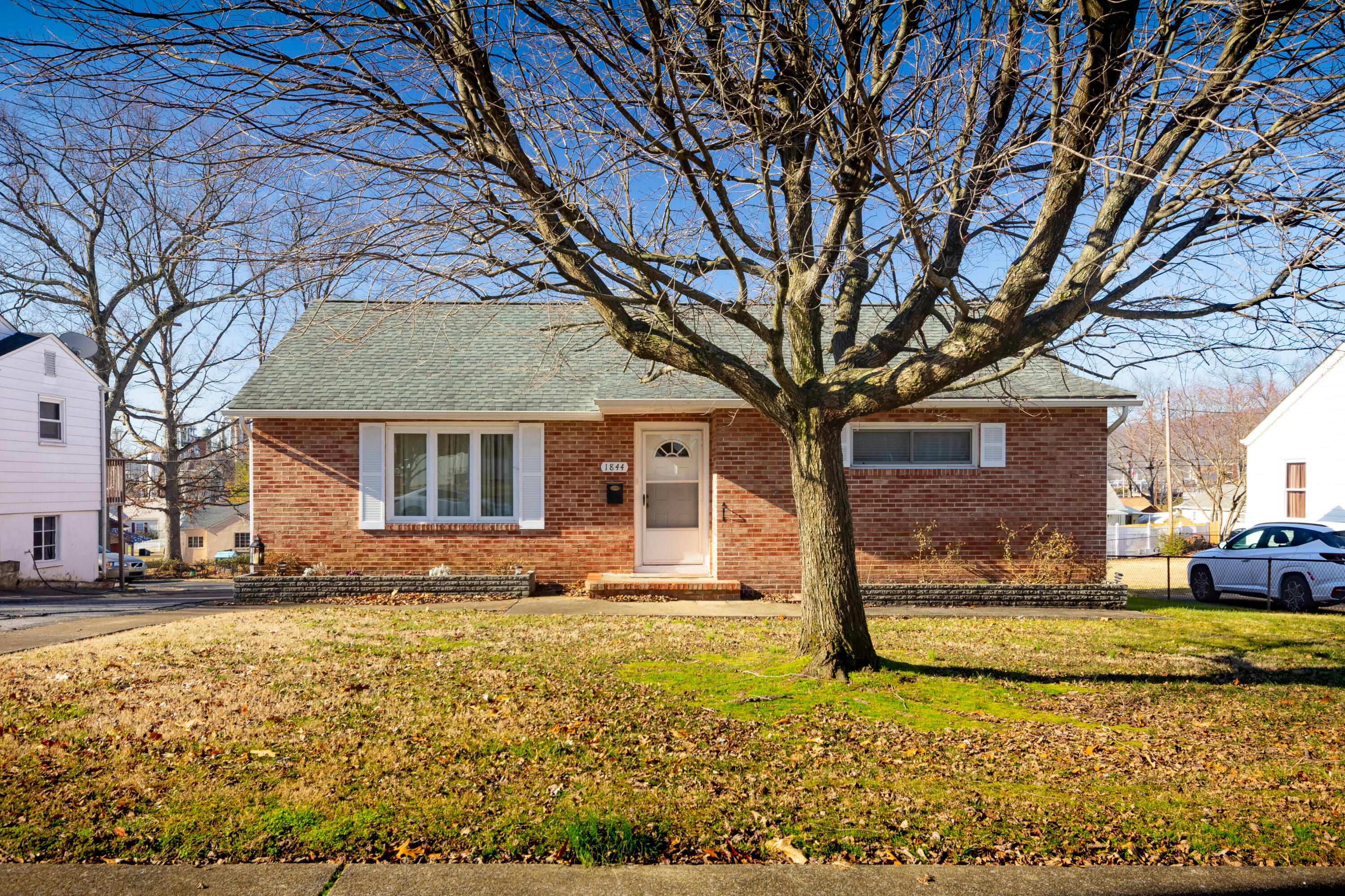 1844 Oakwood Drive  Kingsport TN 37664 photo