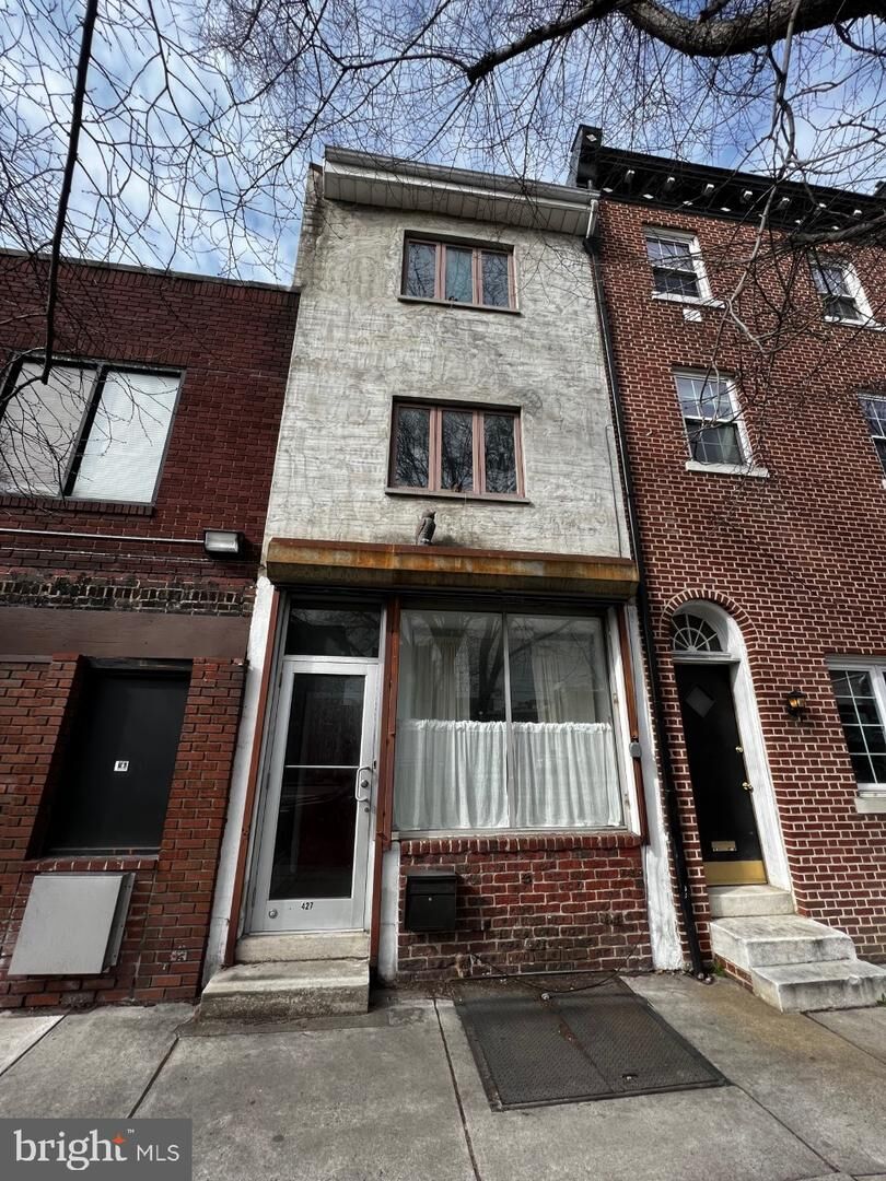 Property Photo: 427 E Girard Avenue PA 19125