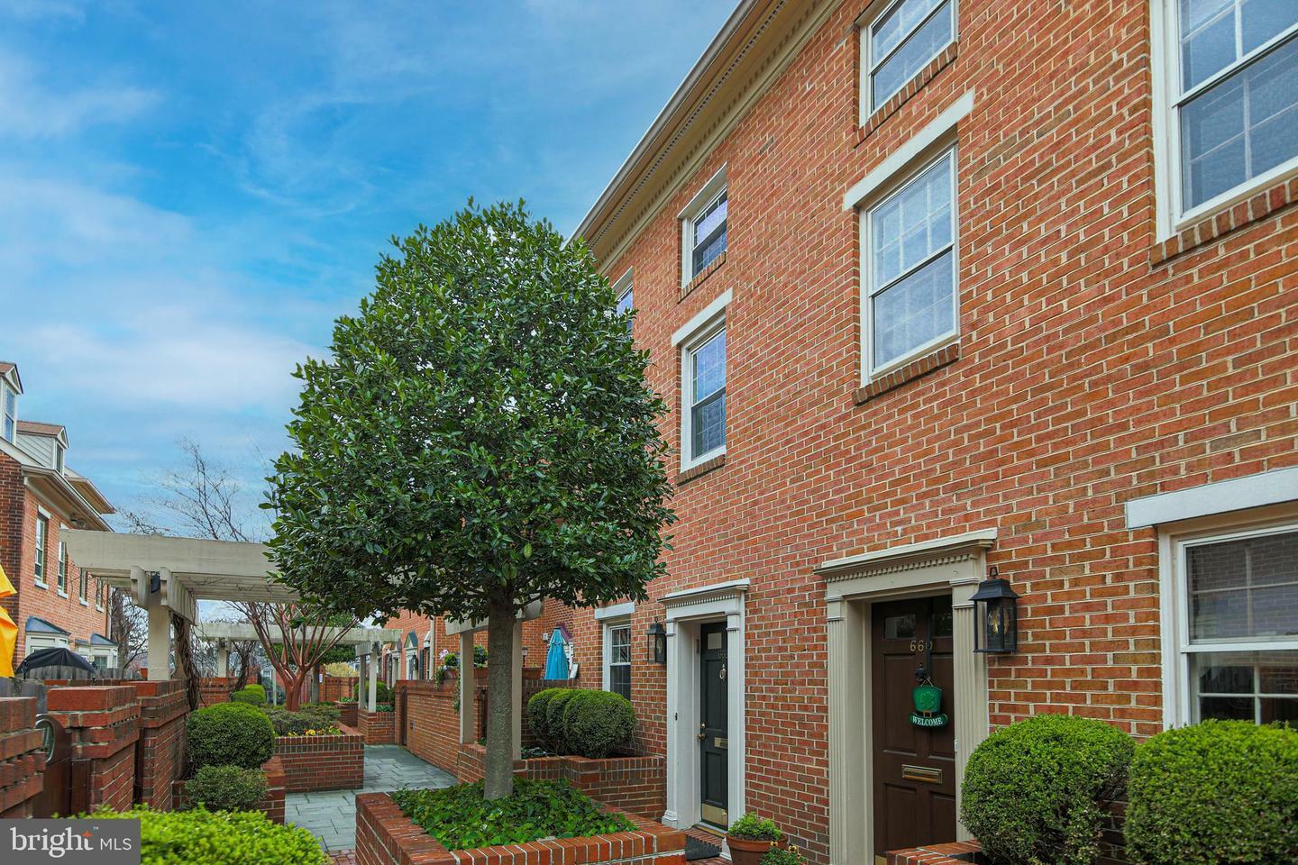 662 S Columbus Street  Alexandria VA 22314 photo