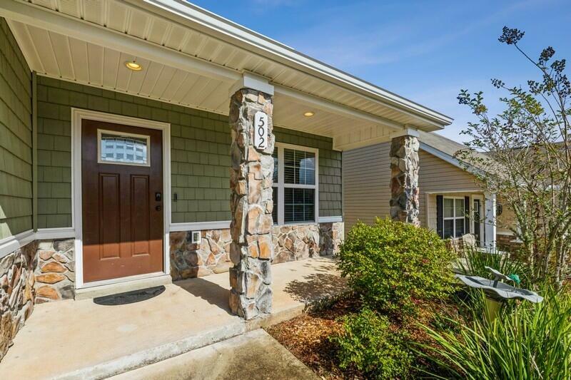 Property Photo: 502 Eisenhower Drive FL 32539