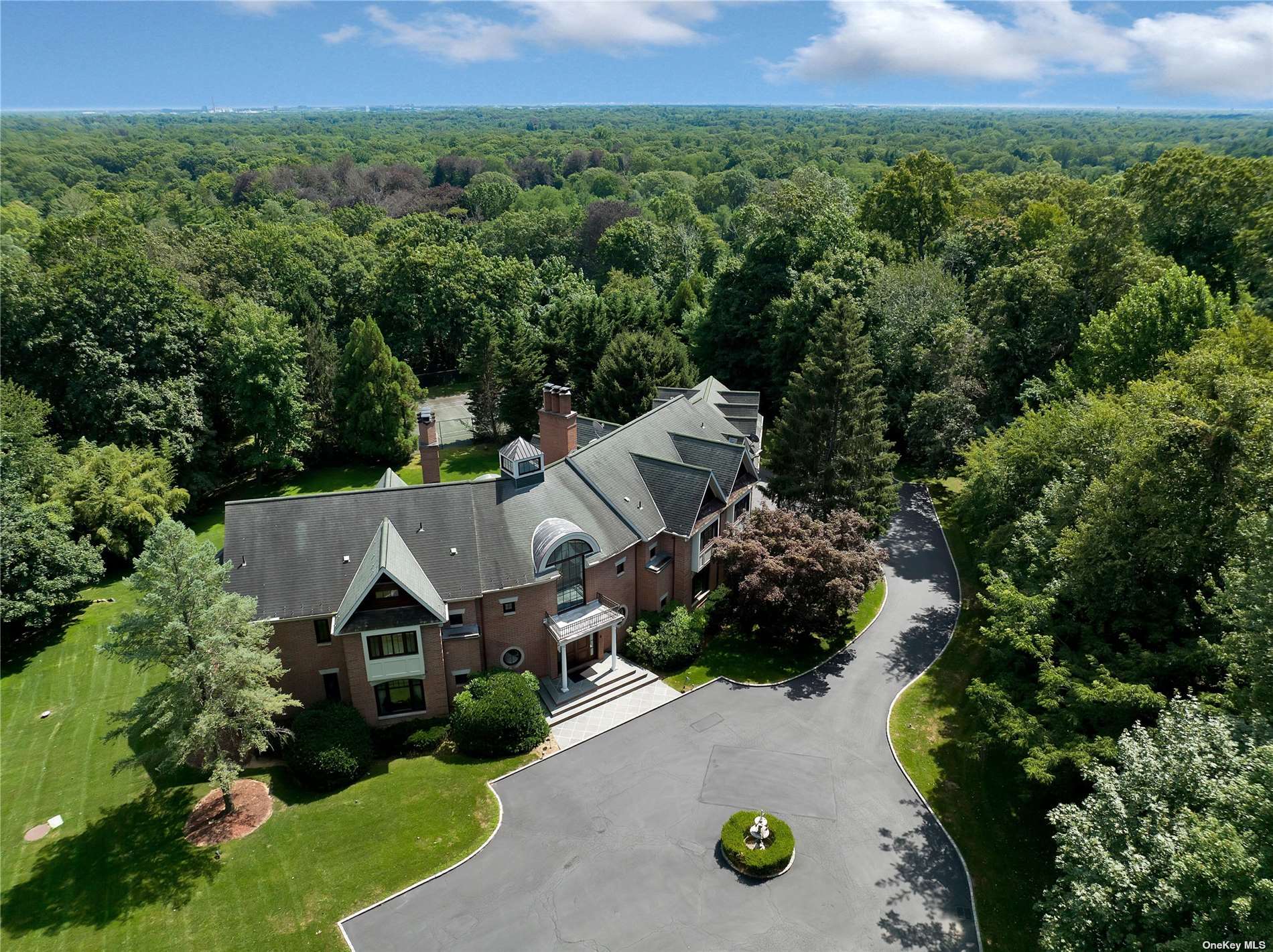 12 Saddle Ridge Road  Old Westbury NY 11568 photo
