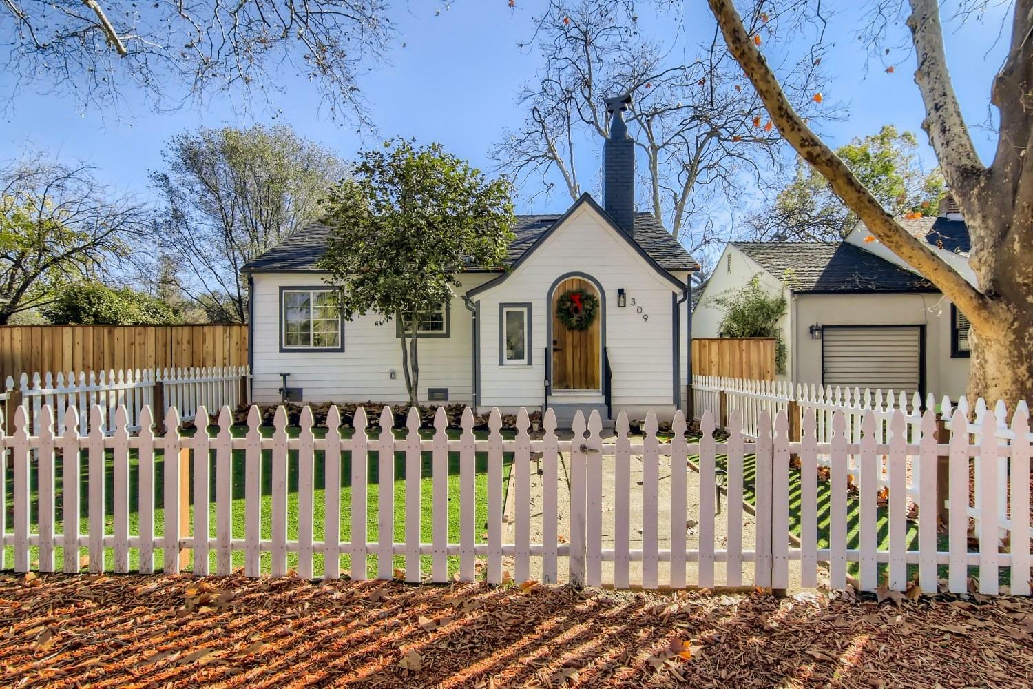 Property Photo: 309 Figueroa St CA 95630
