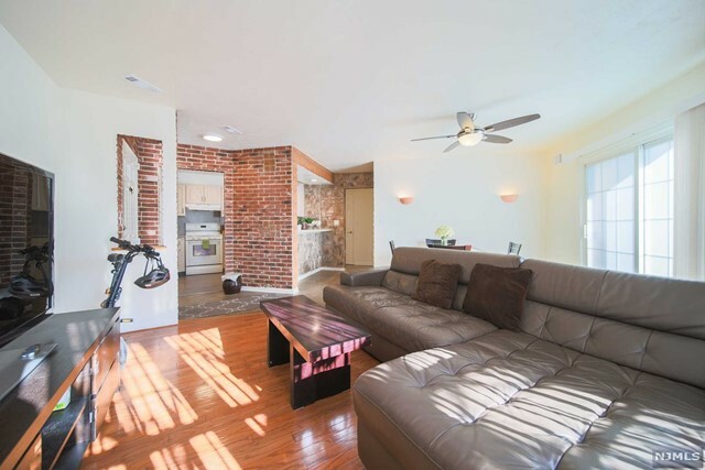 Property Photo:  951 South Westgate Drive  NJ 07024 