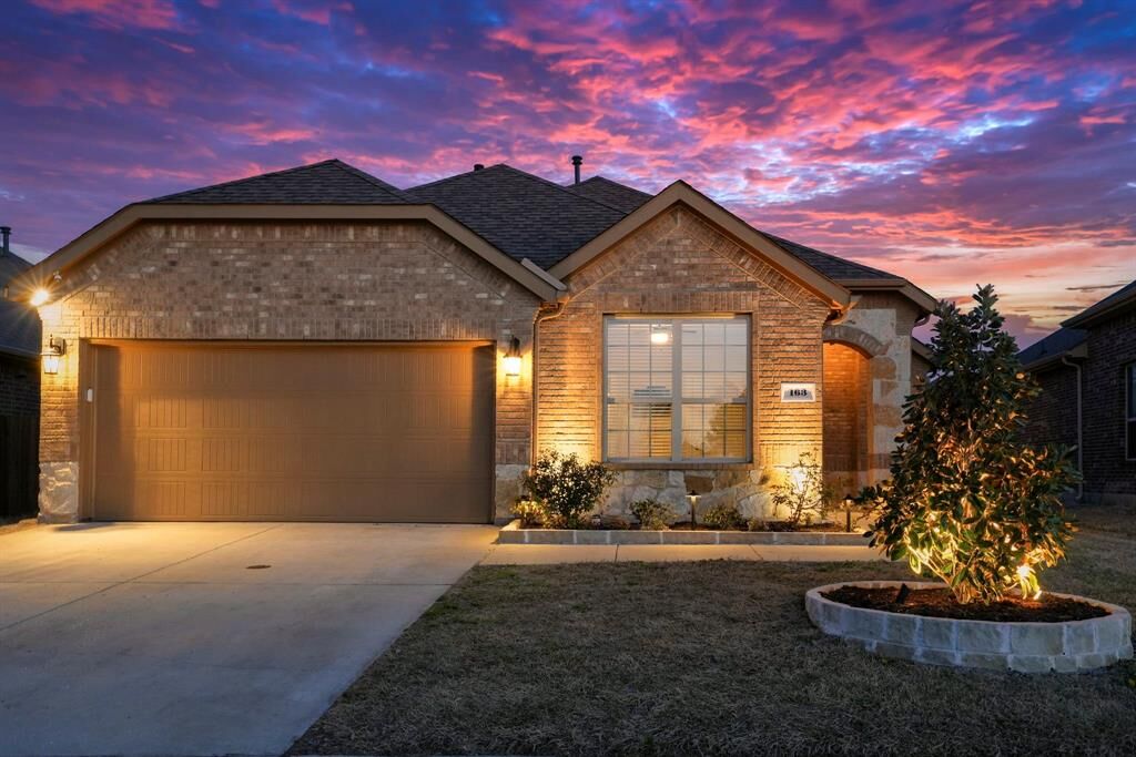 Property Photo: 163 Colonial Trace TX 75189