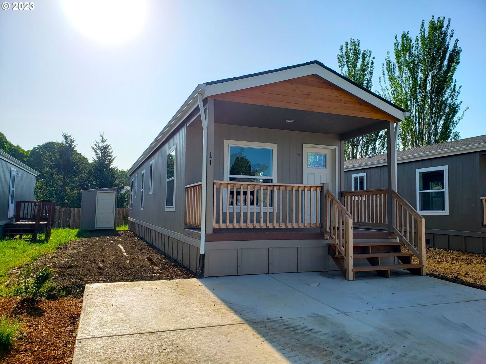 Property Photo:  515 SE Sheridan Rd 11  OR 97378 
