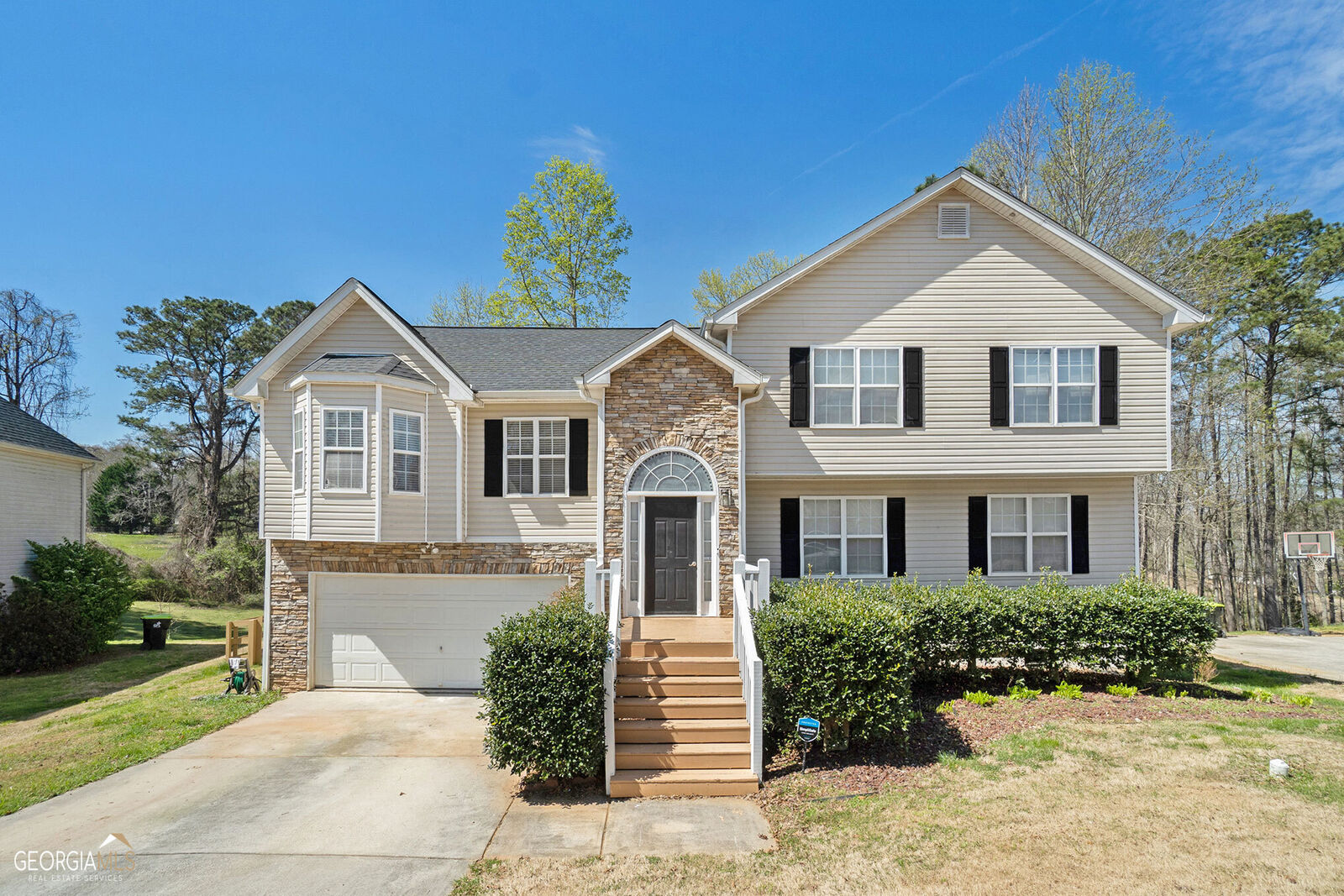 Property Photo:  313 Sue Court  GA 30179 