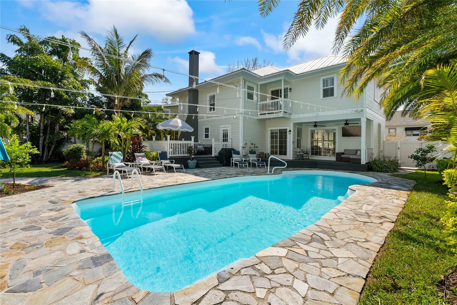 Property Photo: 235 10th Avenue NE FL 33701