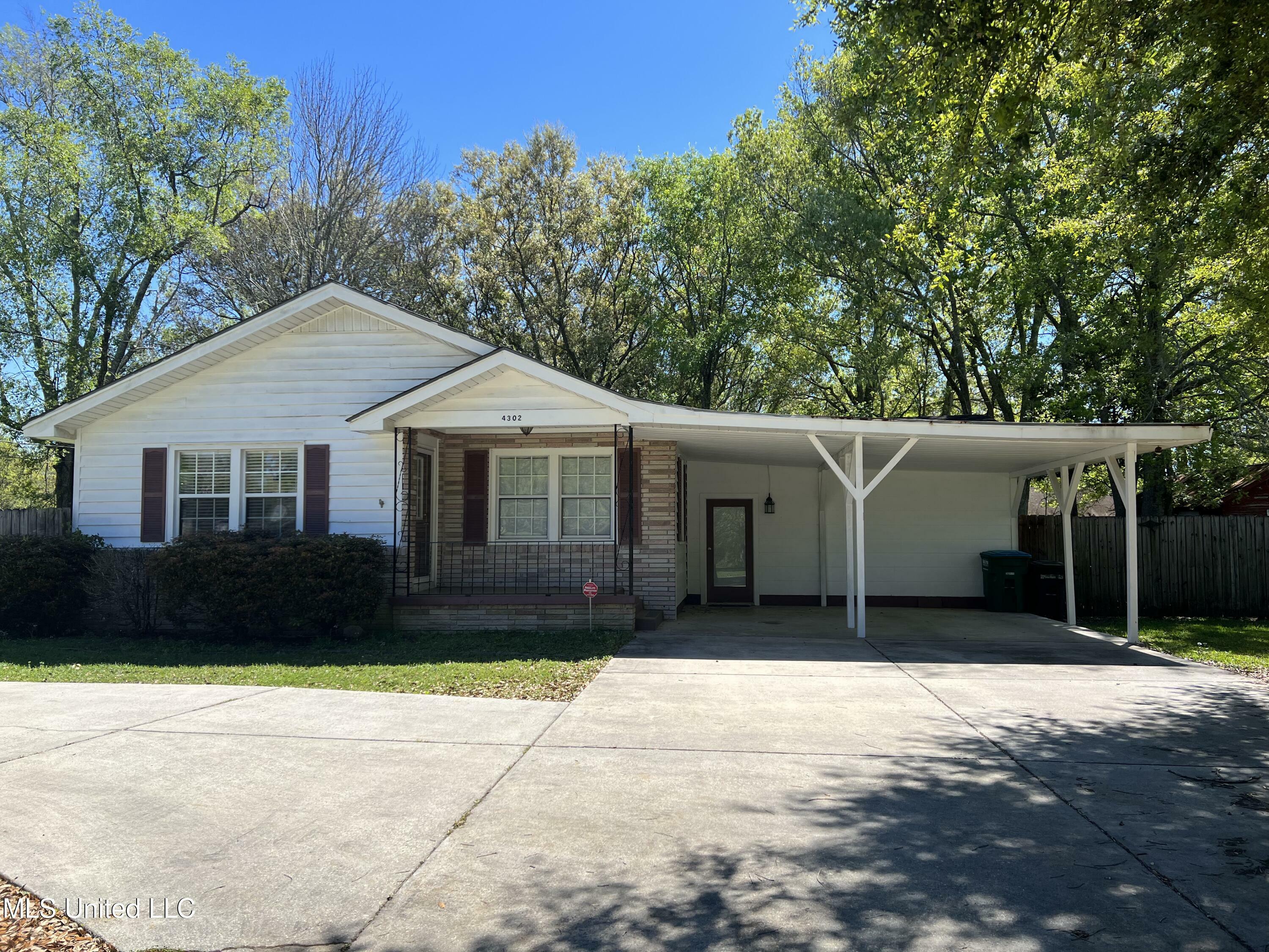 Property Photo:  4302 Pascagoula Street  MS 39567 