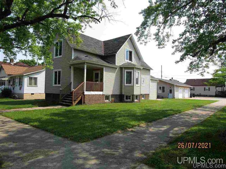 302 N 11th St  Escanaba MI 49829 photo